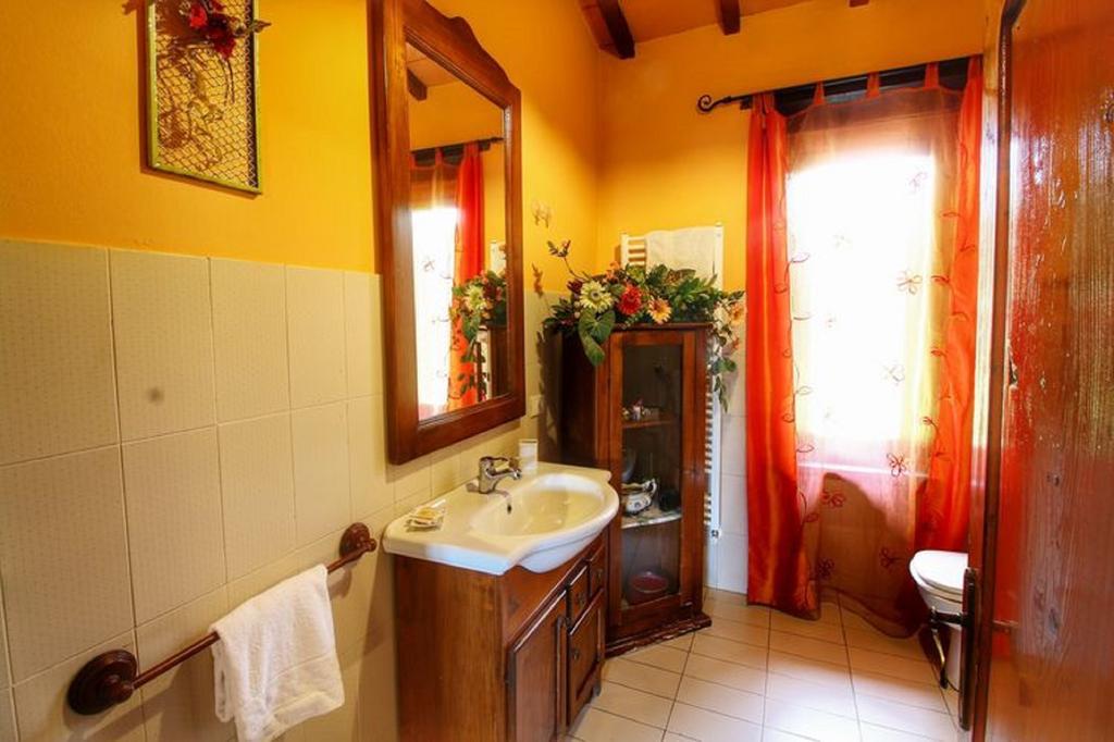 Casa Vacanza Le Corniole チヴィテッラ・イン・ヴァル・ディ・キアーナ エクステリア 写真