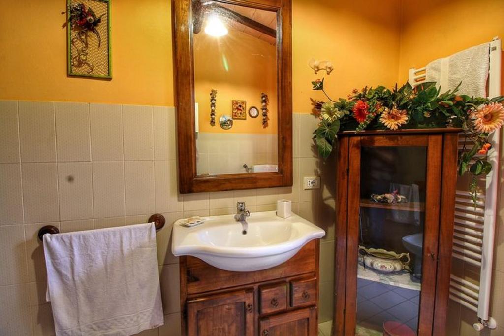 Casa Vacanza Le Corniole チヴィテッラ・イン・ヴァル・ディ・キアーナ エクステリア 写真