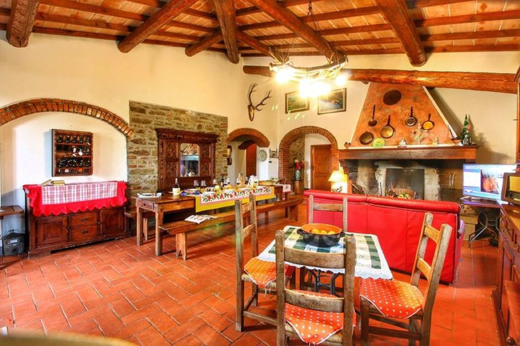 Casa Vacanza Le Corniole チヴィテッラ・イン・ヴァル・ディ・キアーナ エクステリア 写真